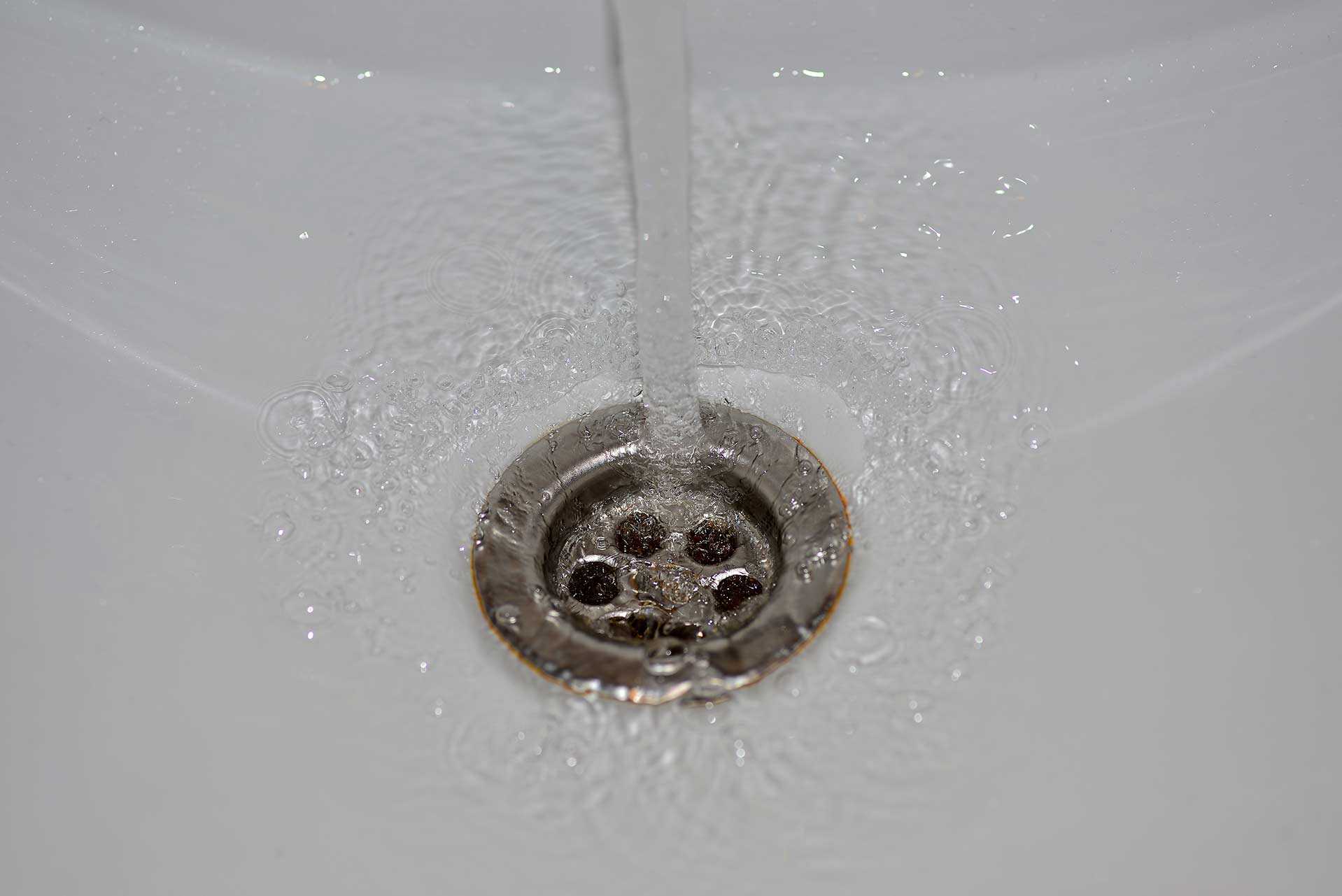A2B Drains provides services to unblock blocked sinks and drains for properties in Peterborough.